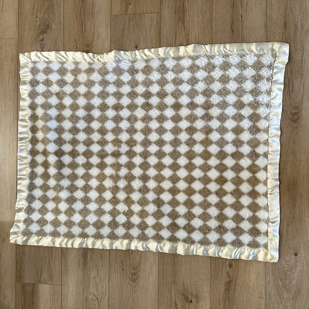HB Beige‎ White Checkered Plush Satin Trim Back Baby Blanket Lovey Blanky 37x29